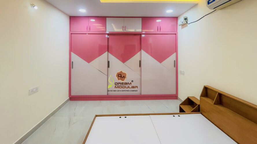 Bedroom Sliding Wardrobe Interior Design - Sri Mytri Avasa Villas - DM